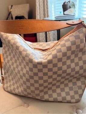 Louis Vuitton Graceful MM Hobo Shoulder Bag in White and Tan Leather
